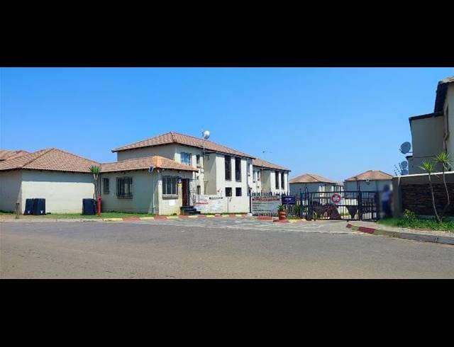 3 BEDROOM APARTMENT FOR SALE IN KLIPPOORTJE